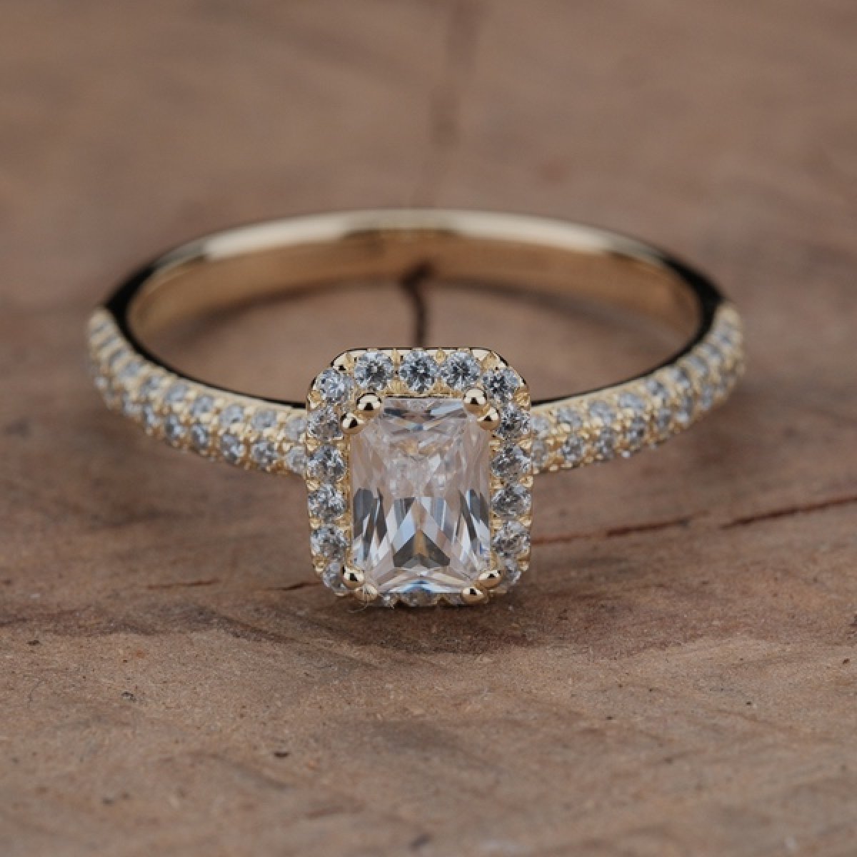 Goldener Halo Ring
